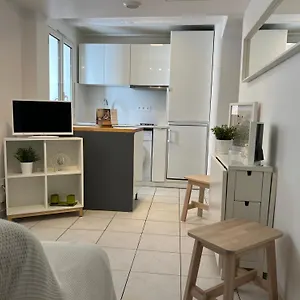 Appartement La Tanière De L'ours Blanc Aubagne-cassis-aix En Provence, Aubagne